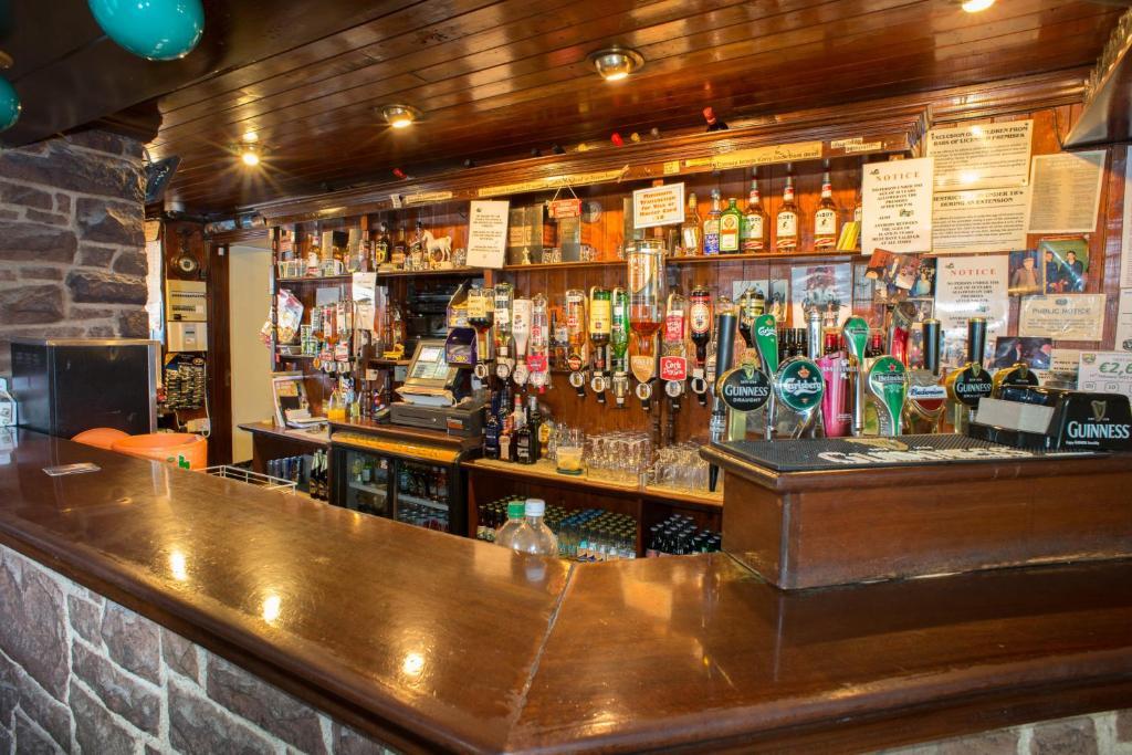 Larkin'S Pub, Restaurant, And B&B Milltown  Exterior photo